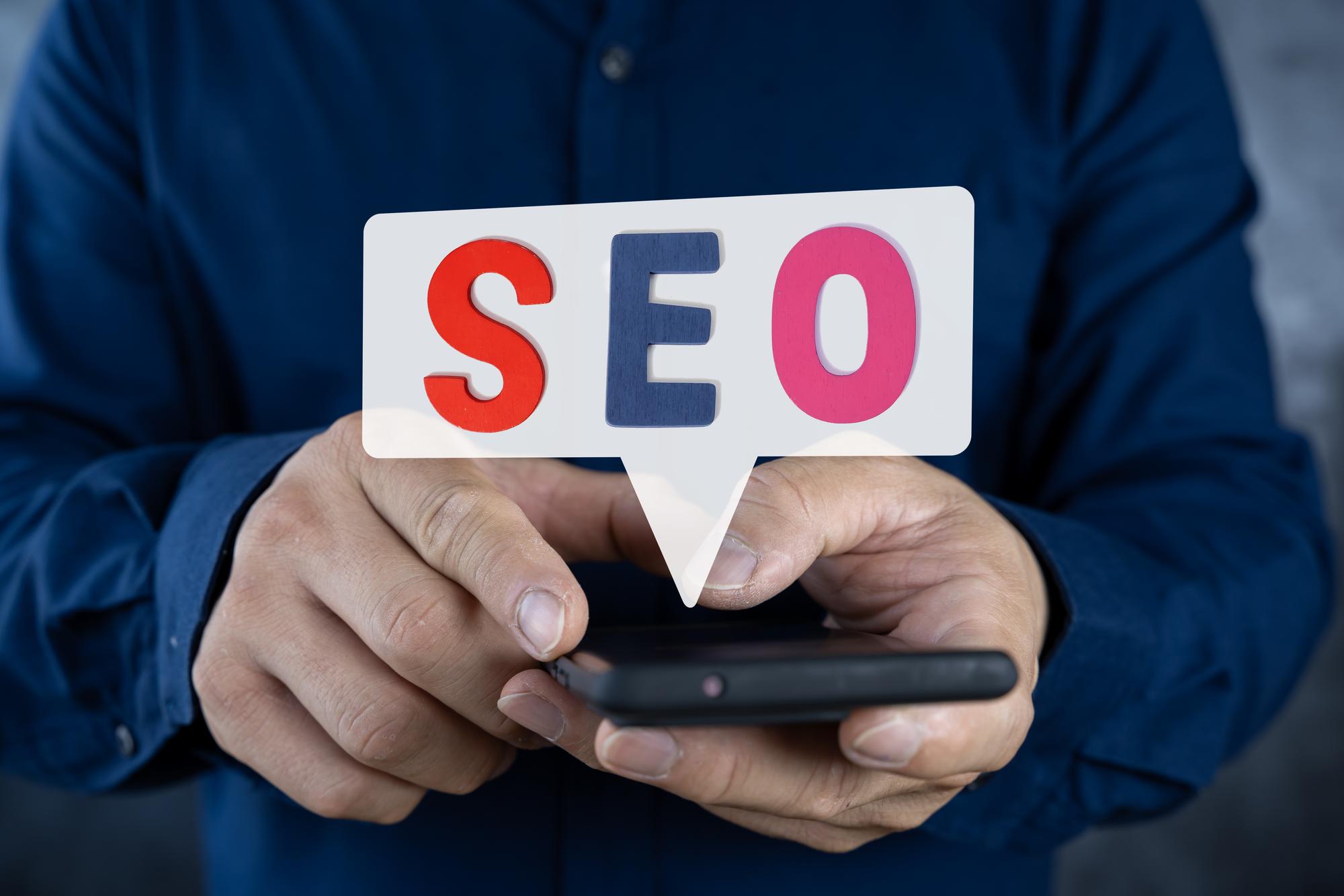 متخصص سئو چگونه به بهبود نرخ تبدیل وب&zwnj; سایت کمک می کند؟